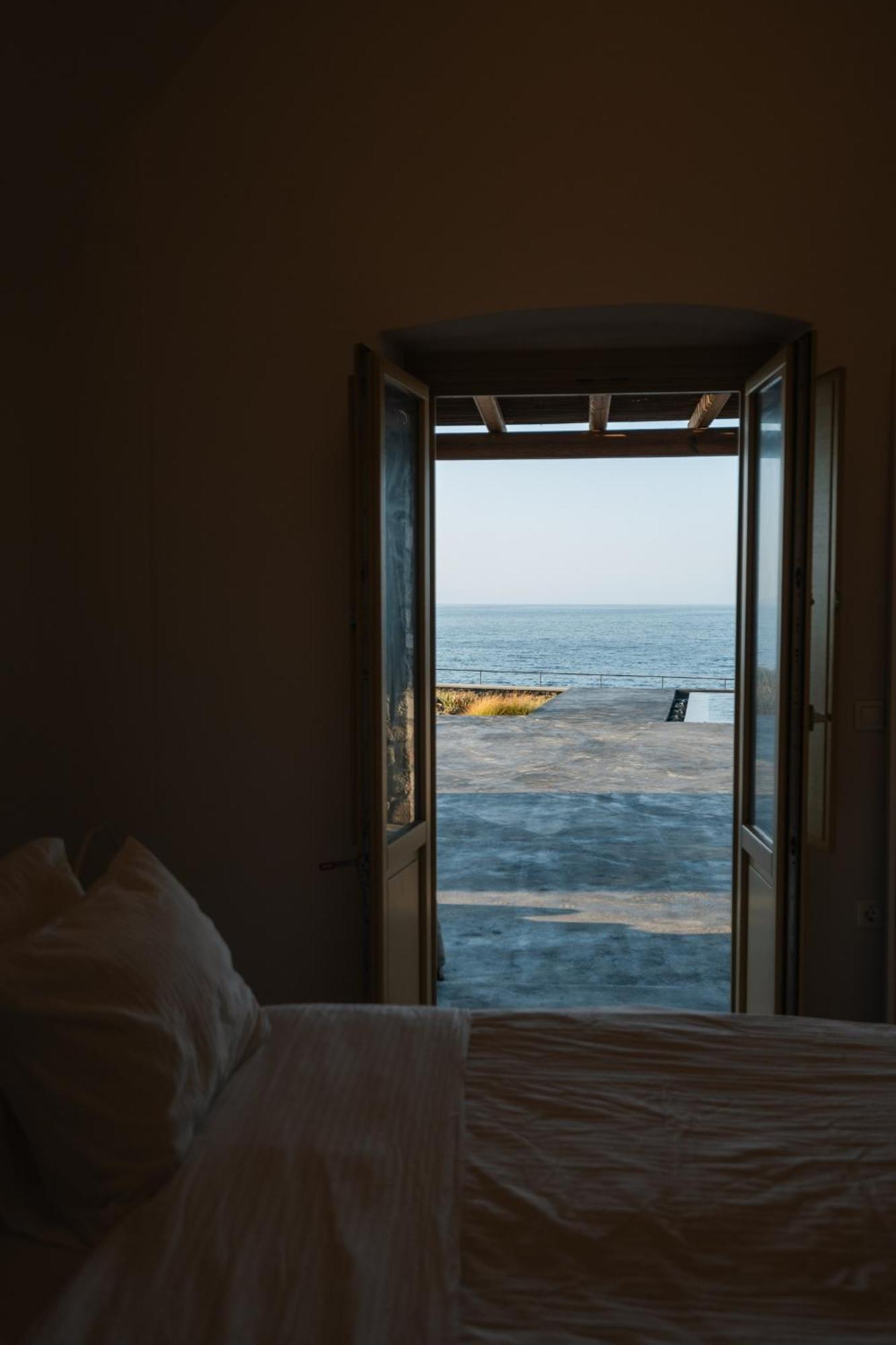 Colombos Beachfront Foinikiá Oda fotoğraf