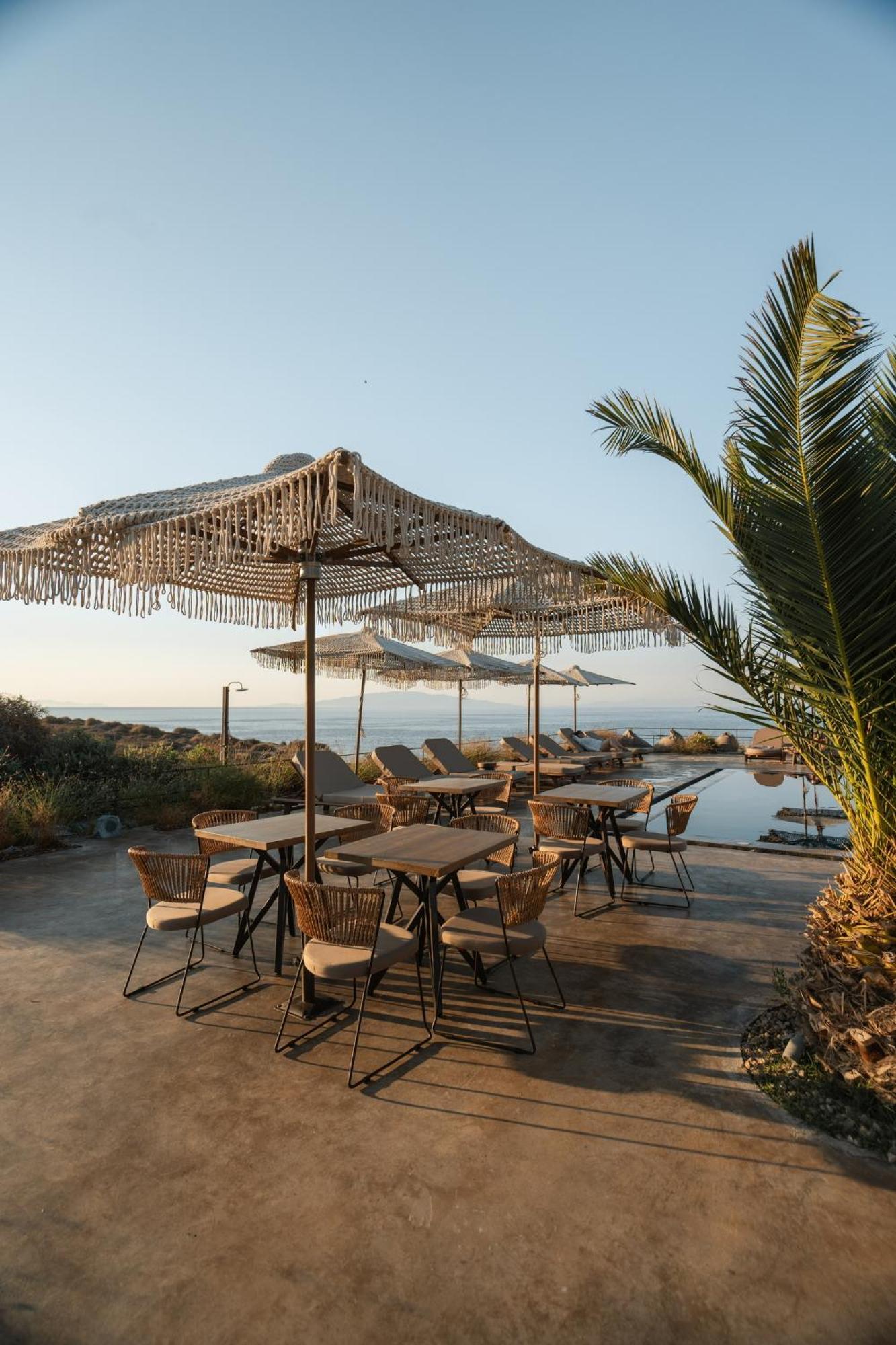 Colombos Beachfront Foinikiá Dış mekan fotoğraf