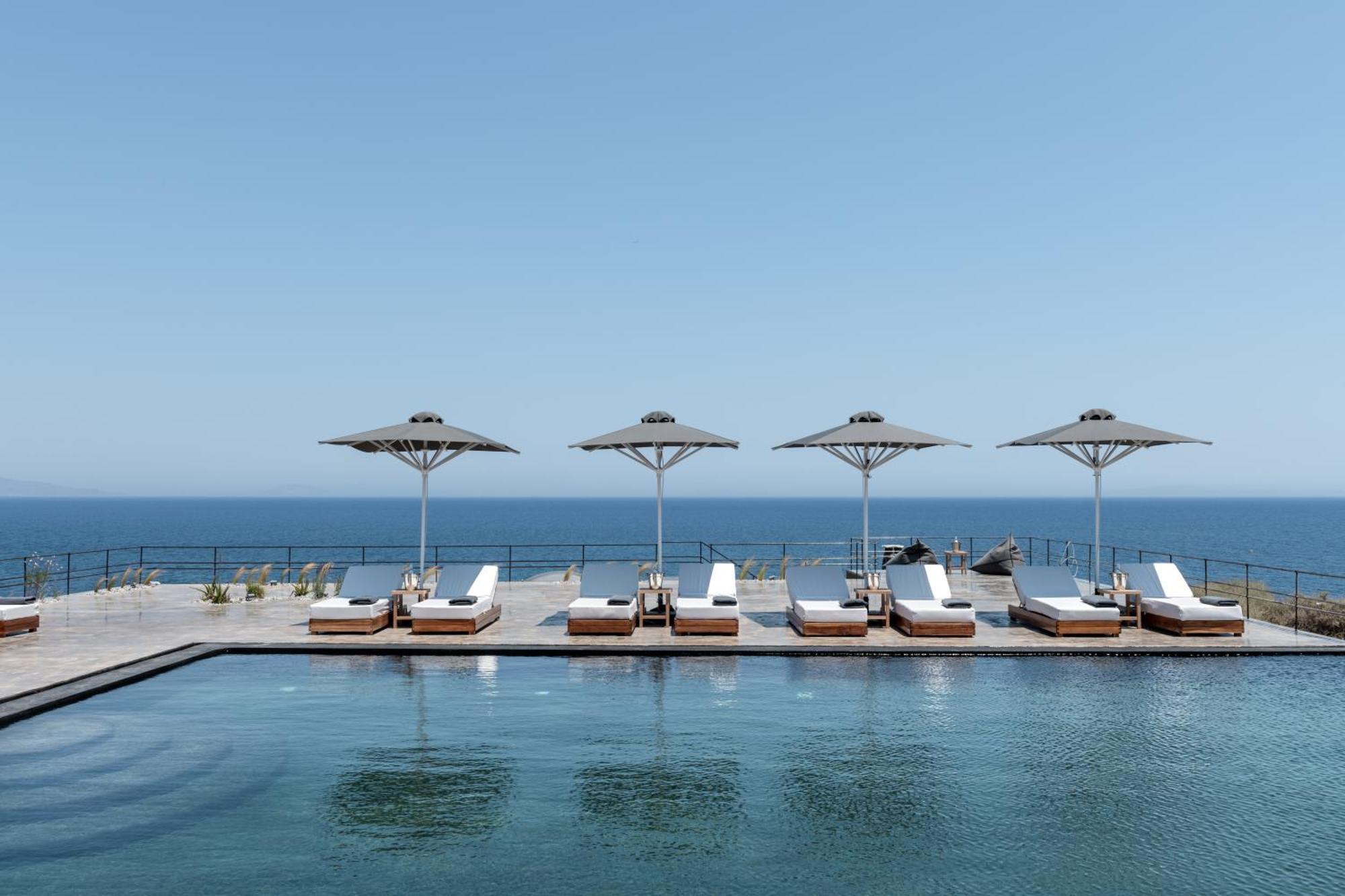 Colombos Beachfront Foinikiá Dış mekan fotoğraf