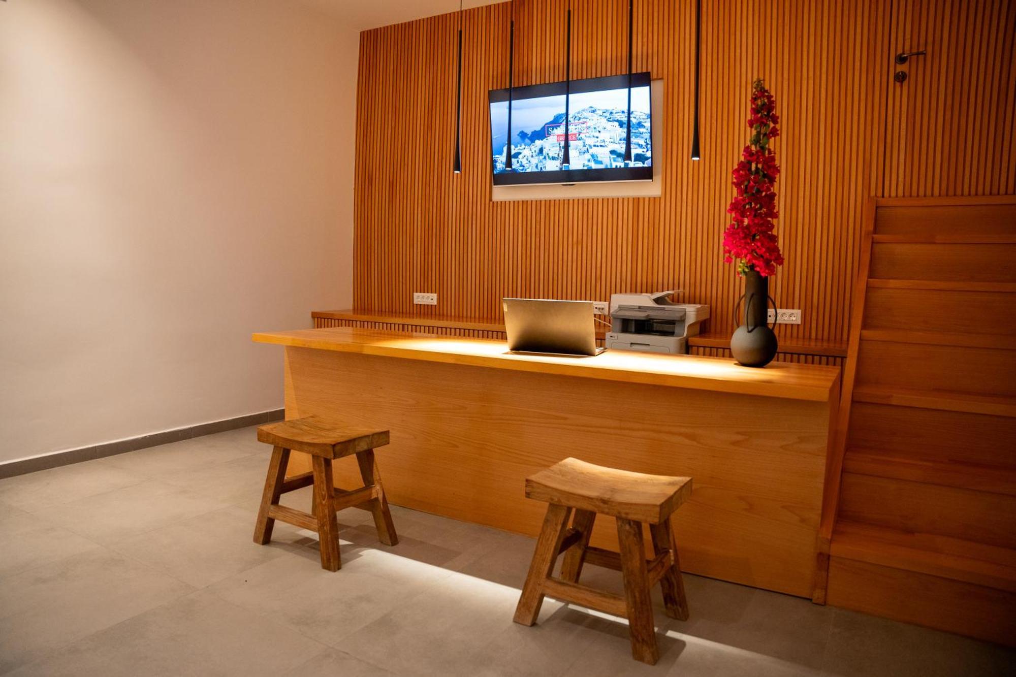 Colombos Beachfront Foinikiá Dış mekan fotoğraf