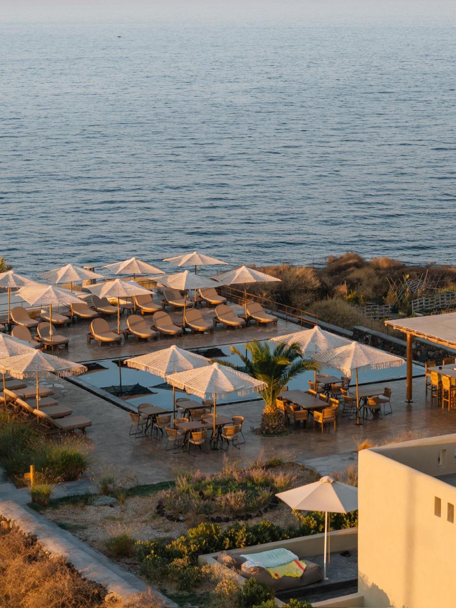 Colombos Beachfront Foinikiá Dış mekan fotoğraf